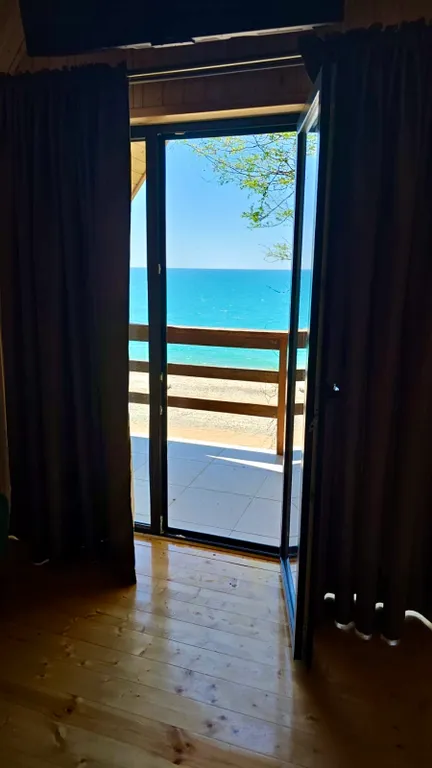 Дом на берегу