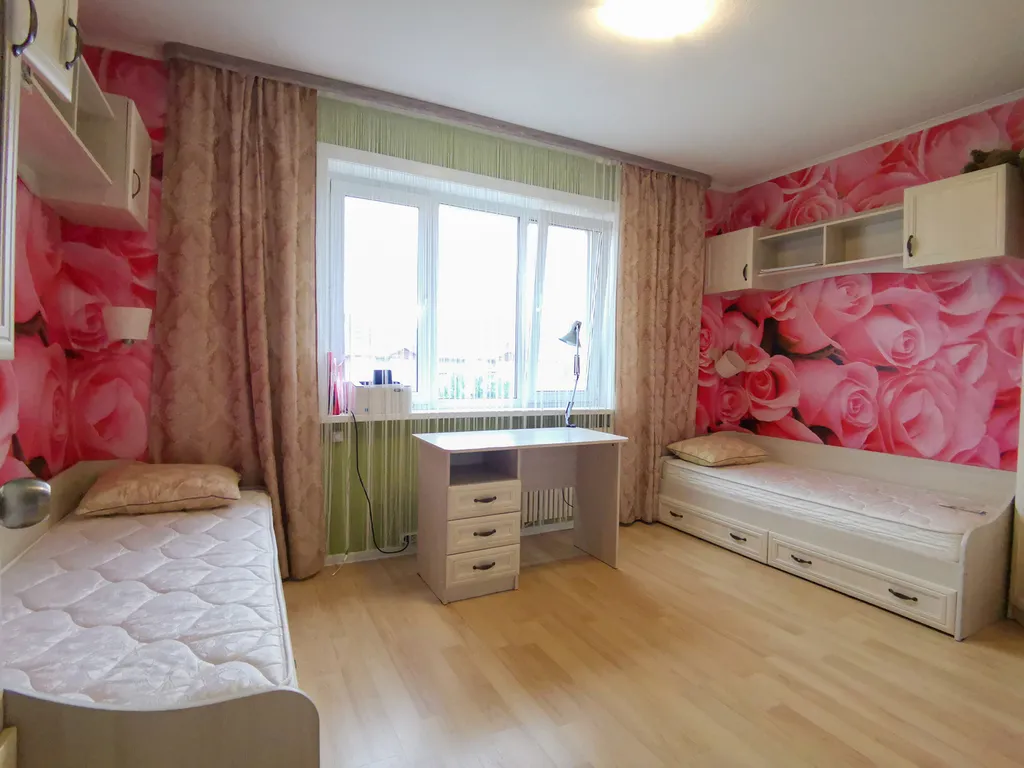 Трехкомнатная квартира в центре с видом на горы