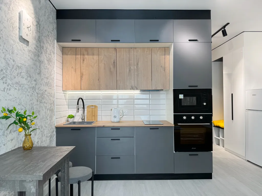 Светлая студия с панорамной лоджией