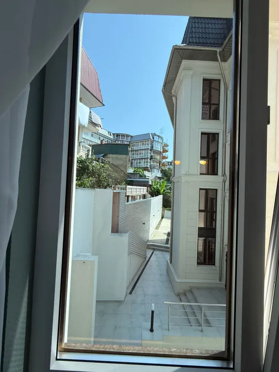 Уютная и стильная студия с отдельной кухней