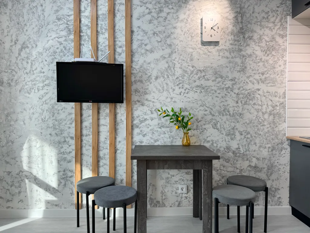 Светлая студия с панорамной лоджией