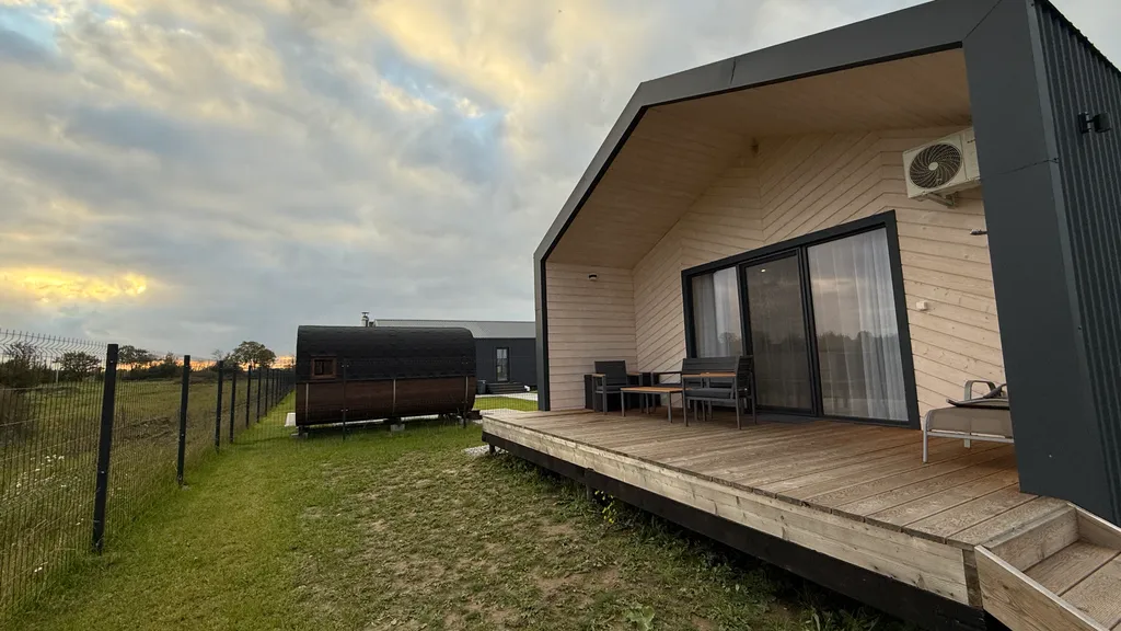 Домик с террасой