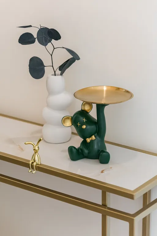 Сталинка после ремонта с видом на главный проспект и закаты