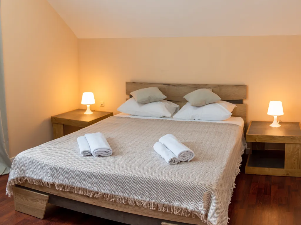 Просторный дом с верандой