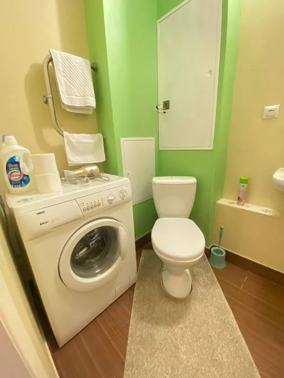 Уютнaя cветлaя квартира в центре рядом с парком Победы