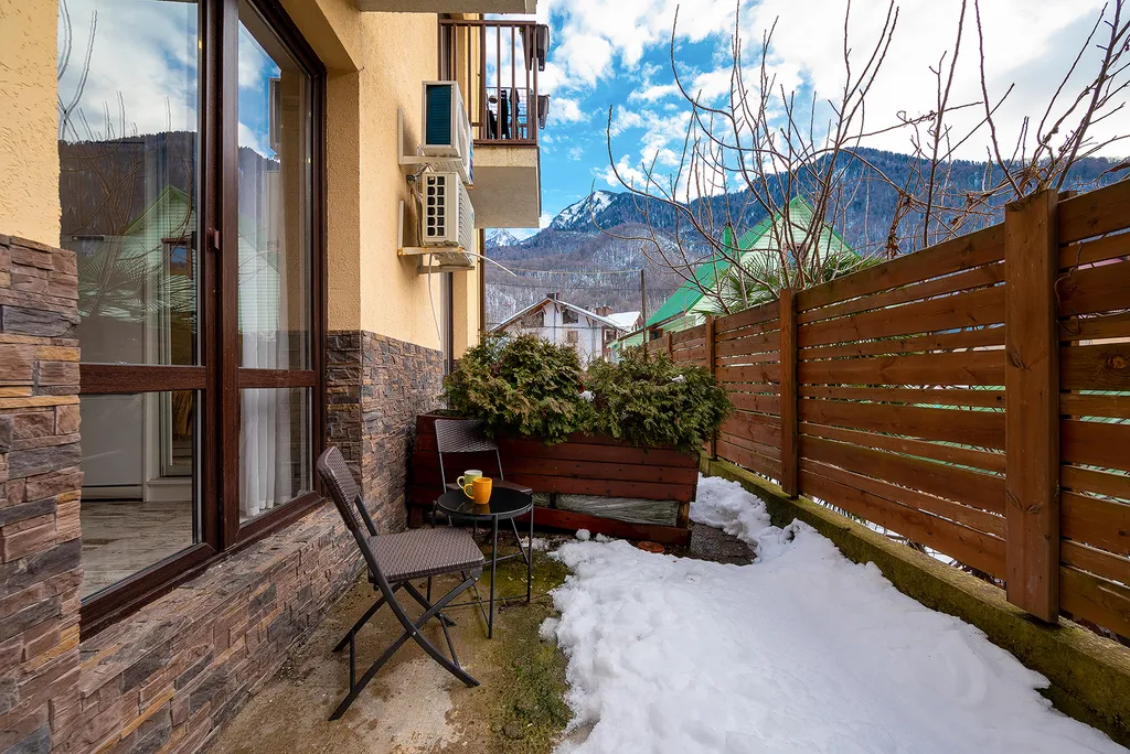 Студия с террасой и видом на горы Я на Море