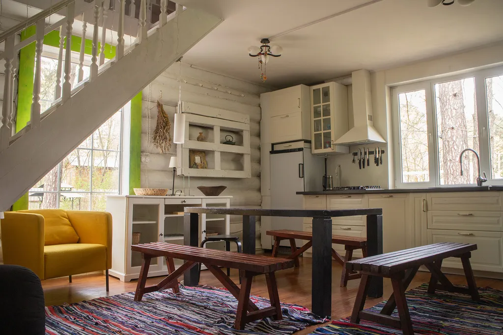 Дом в соснах