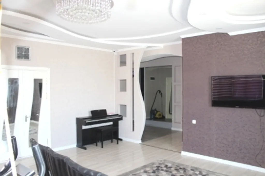 4-комнатная Квартира