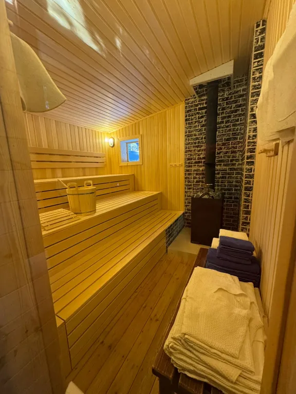 Вип шале на берегу реки, с банным чаном на террасе