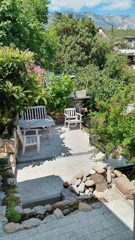 Саммер Холл - Дача Аракина