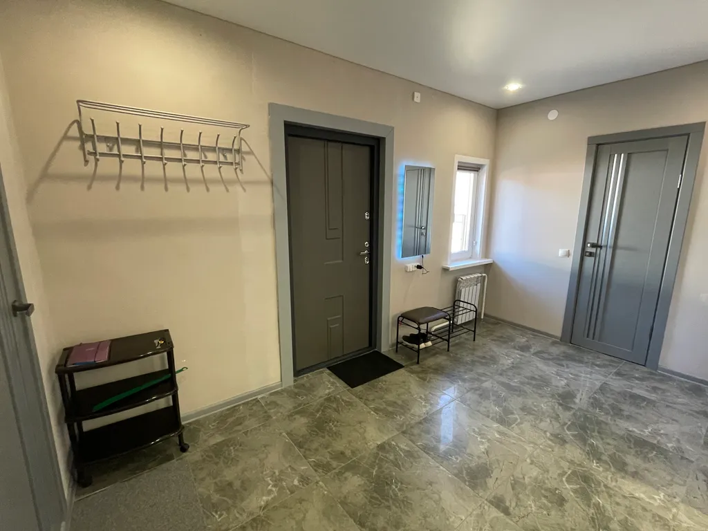 Благоустроенный просторный коттедж с видом на горы для большой компани