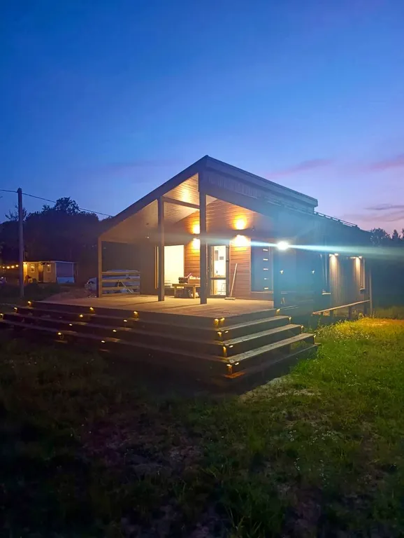 Домик для отдыха с видом на большую воду