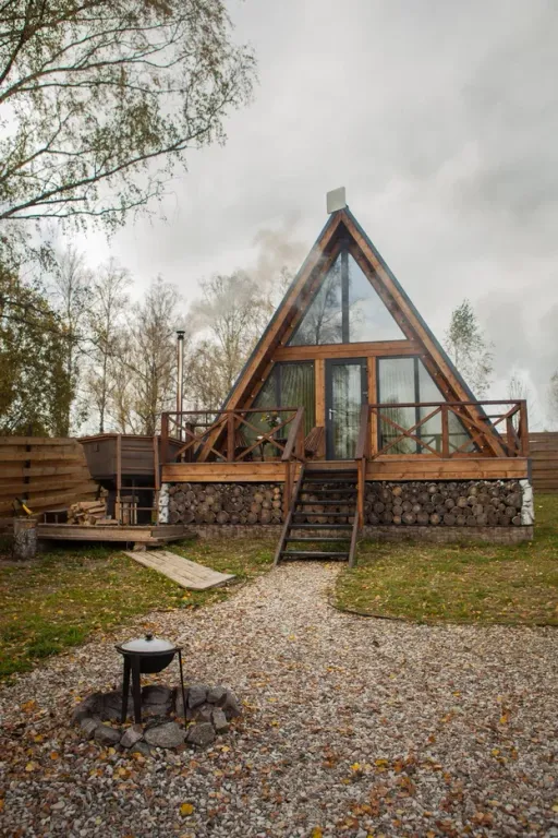 А-фрейм уютный домик у леса  с чаном