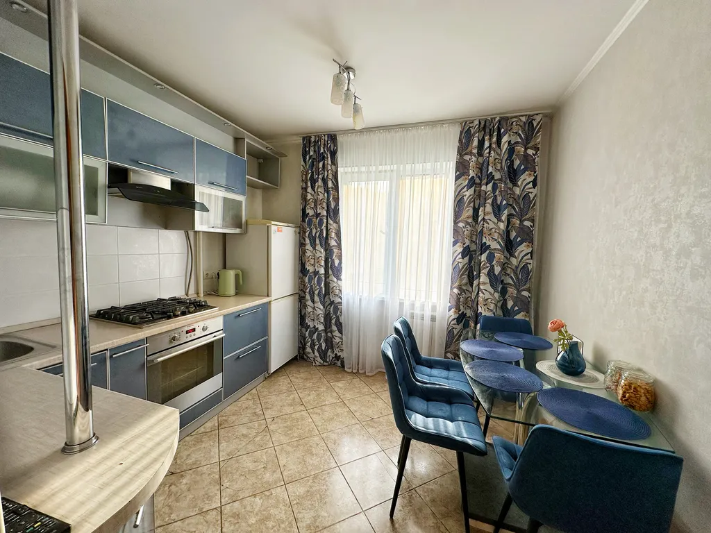 Двухкомнатная квартира в 10 минутах пешком от набережной