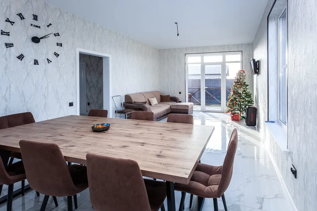 Большой дом для мероприятий с бассейном, баней и большой беседкой