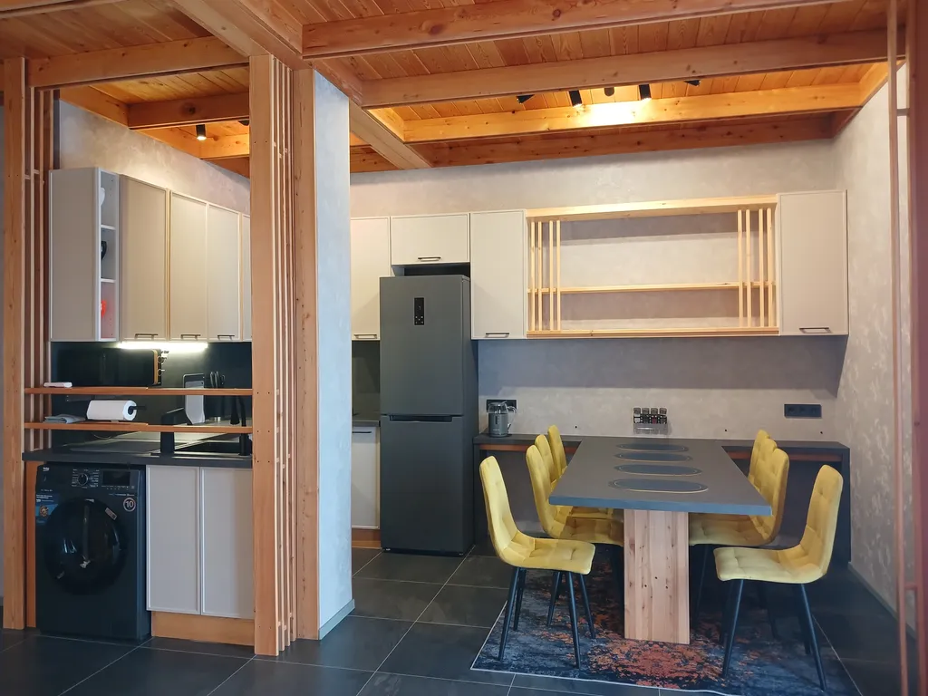 Дом с бассейном