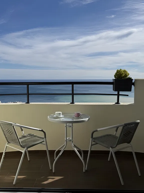 Дизайнерская квартира с потрясающем видом на море и горы