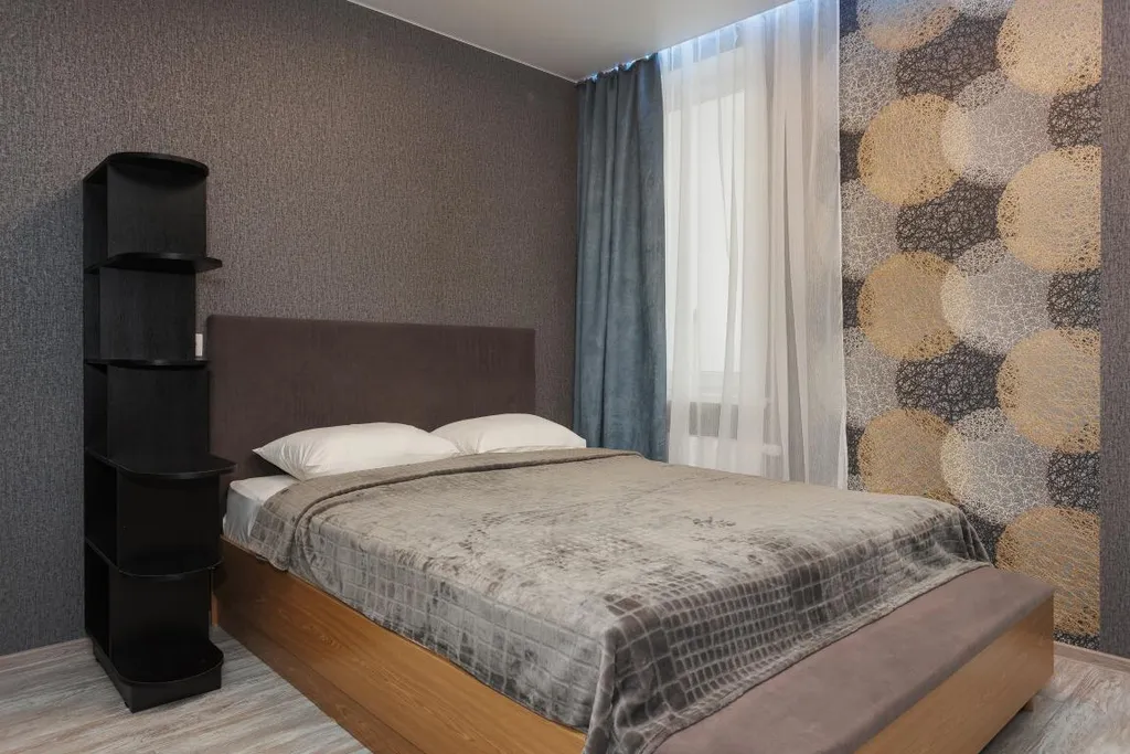 Студия с видом на город