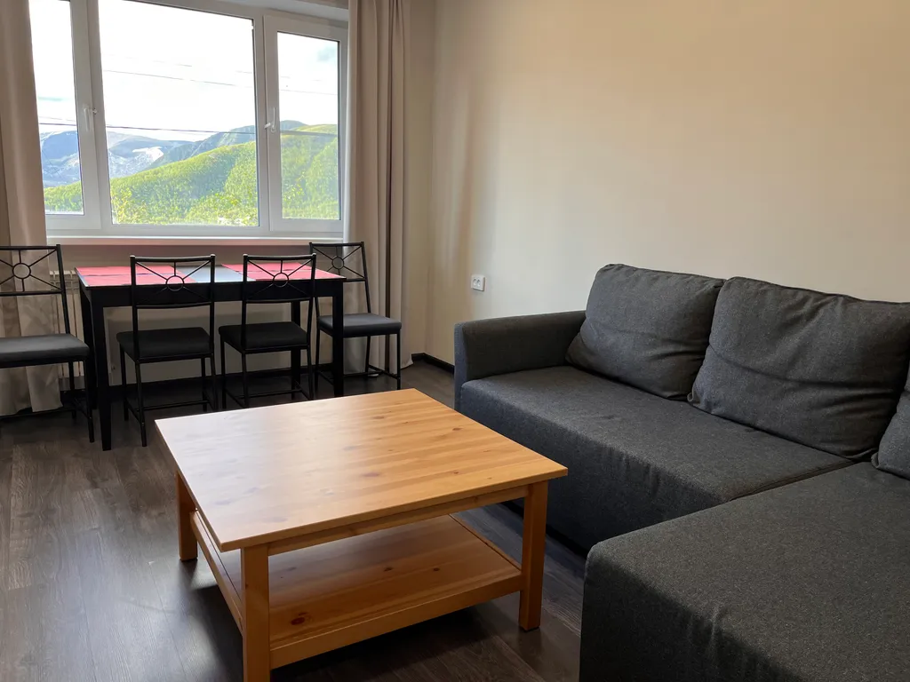 Квартира с великолепным видом прямо у склона