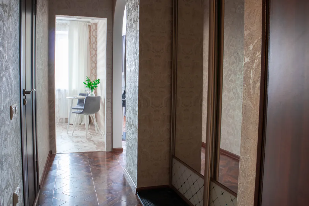 Квартира с красивым зеркалом