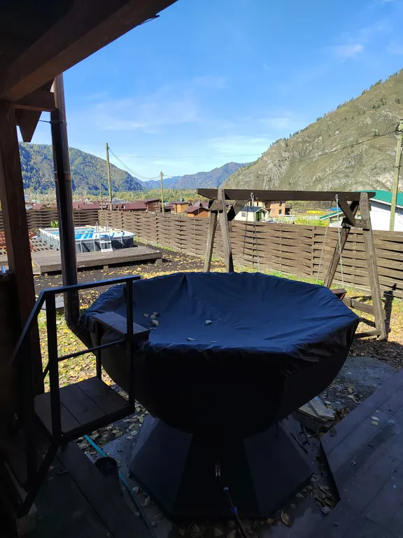 Уютный домик с видом на горы