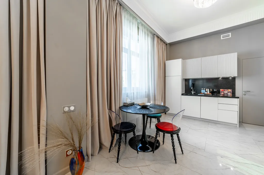 Квартира Квартира Дизайнерский апартамент Matisse Apart в 100 метрах от моря — Сочи