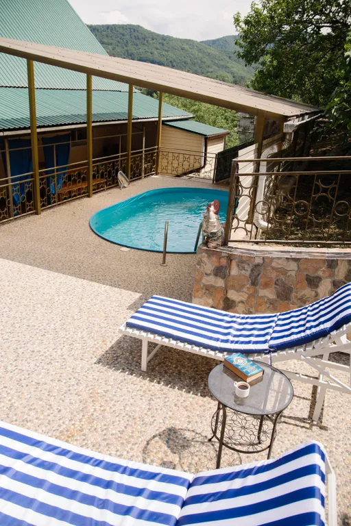 Дом с бассейном Лакшми