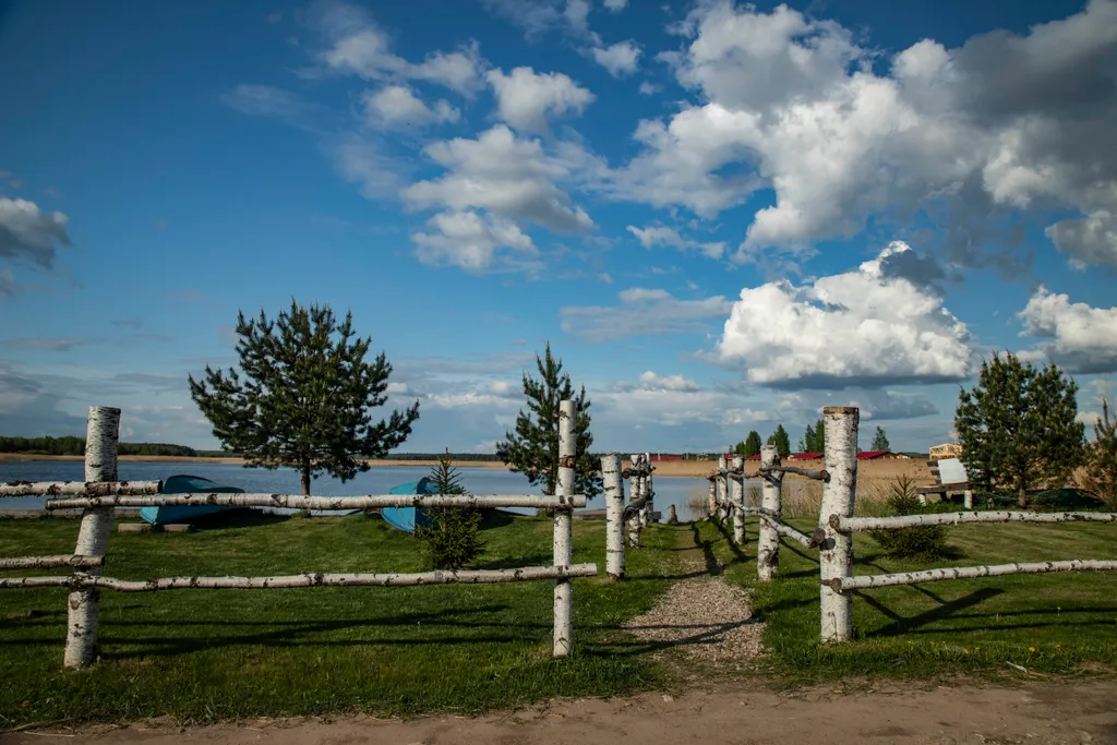 Шестиместный коттедж с тремя спальнями на берегу озера Селигер