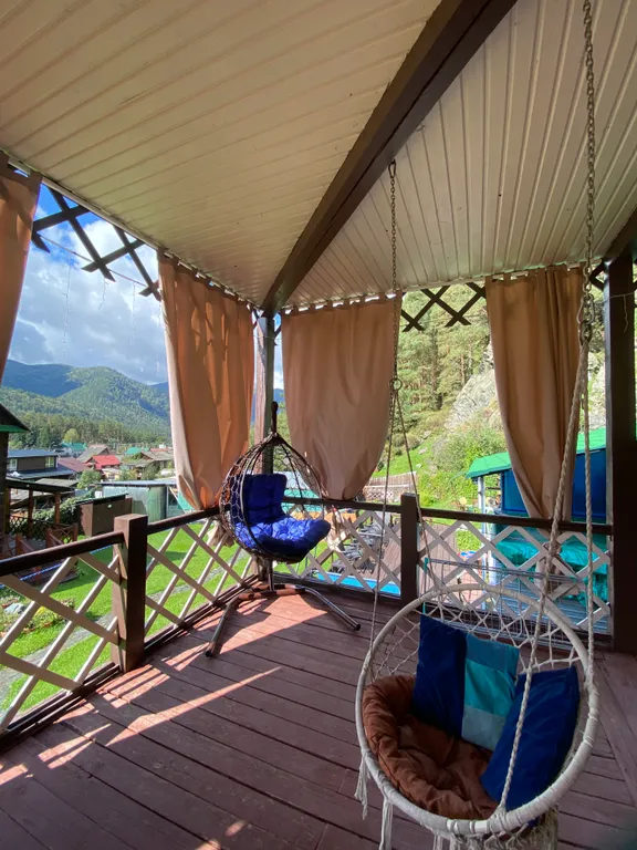 Коттедж для больших компаний на Алтае