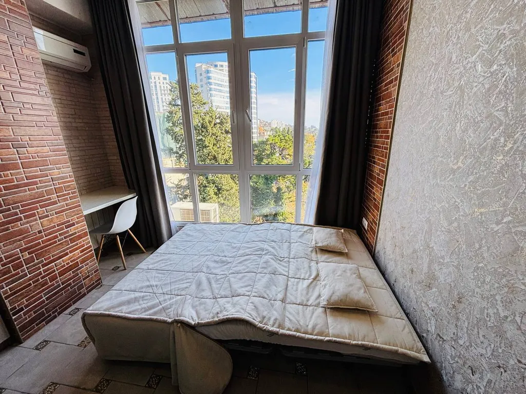 Панорамные окна с видом на море