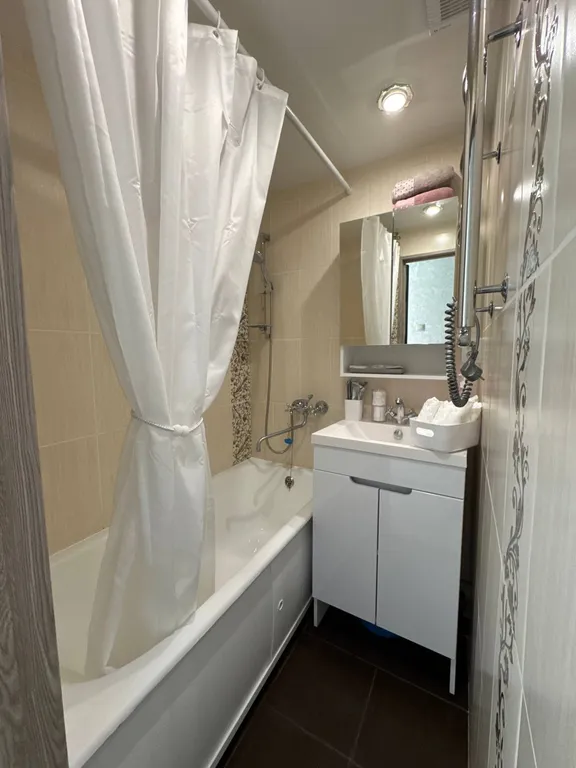 Уютная солнечная квартира в районе Золотого моста