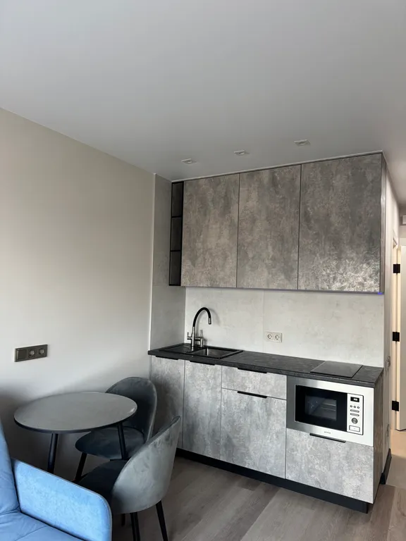 Студия на Патрокле с видом на море