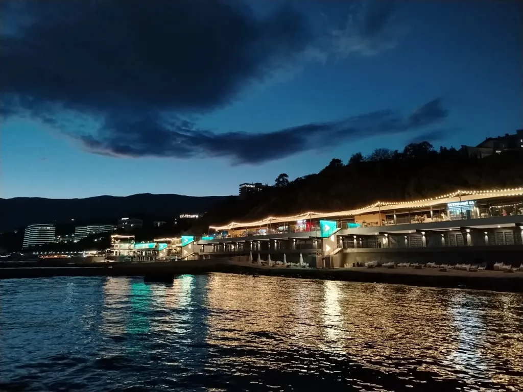 Студия с панорамным видом на море