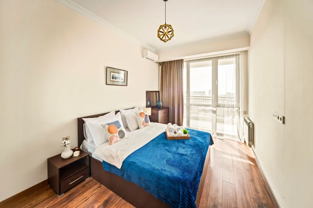 Просторная квартира с красивым видом в центре города / Стей Инн