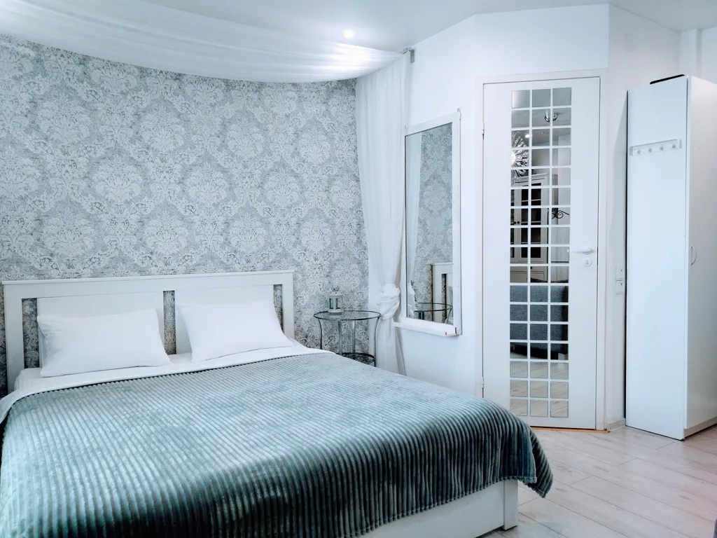 Квартира Зеркальная, уникальная, студия в Рябинушках — аренда посуточно в Ижевск