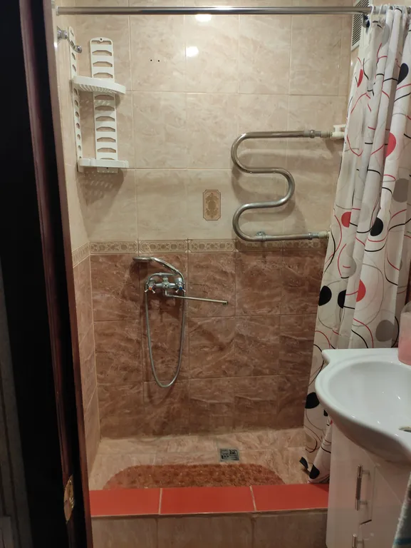 Дом недалеко от колоннады