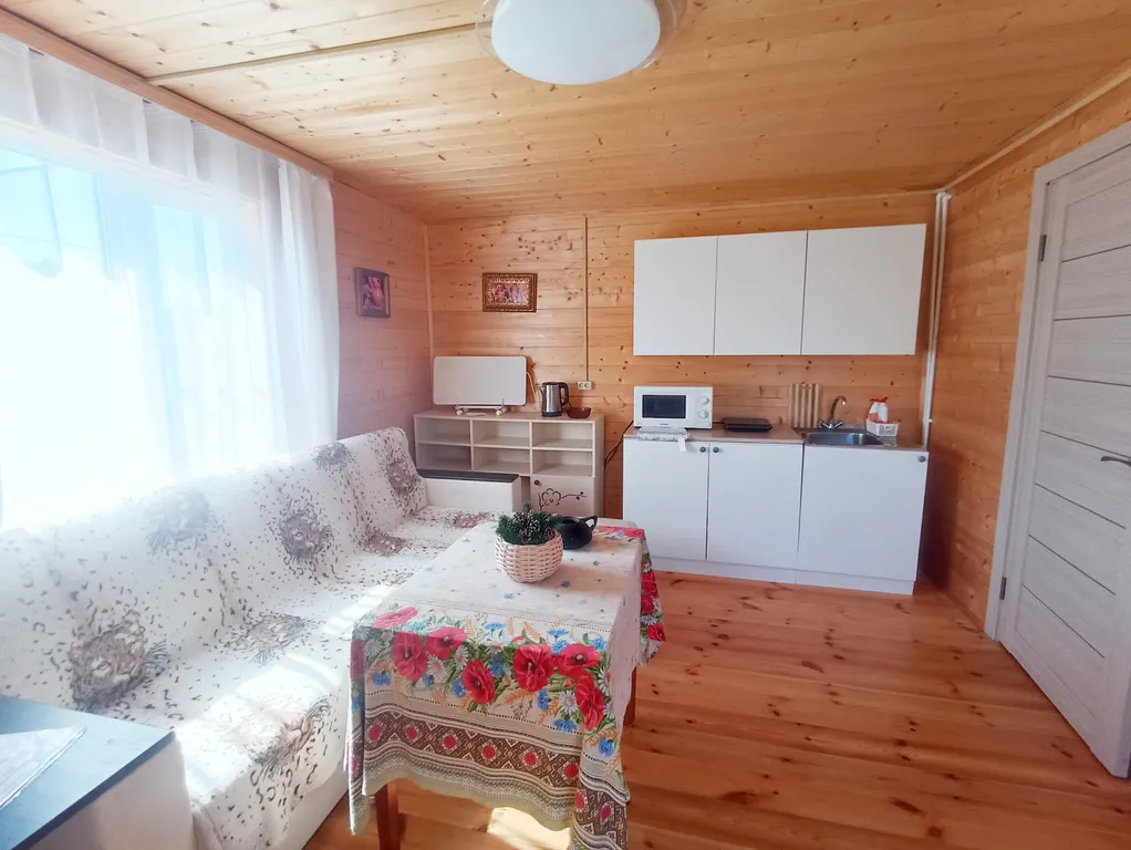 Дом с парковкой, мангалом, баней, тренажерным залом и теннис-кортом