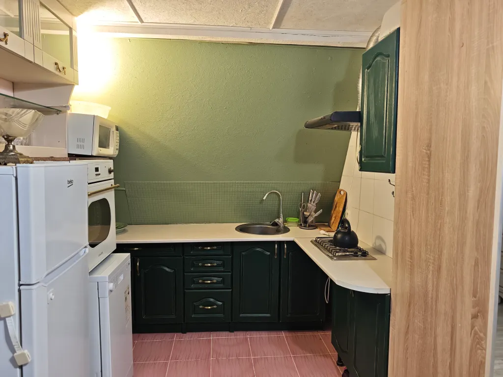 Коттедж Весь 3 этаж частного дома с отдельных входом — Севастополь