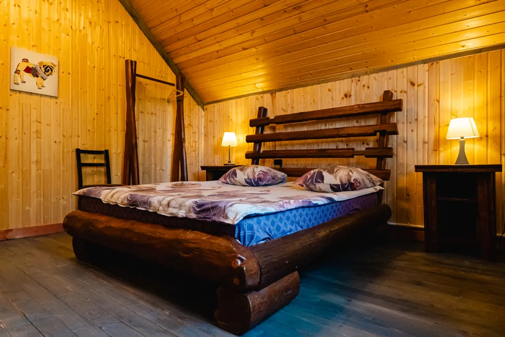 Дом у пруда в Веслево