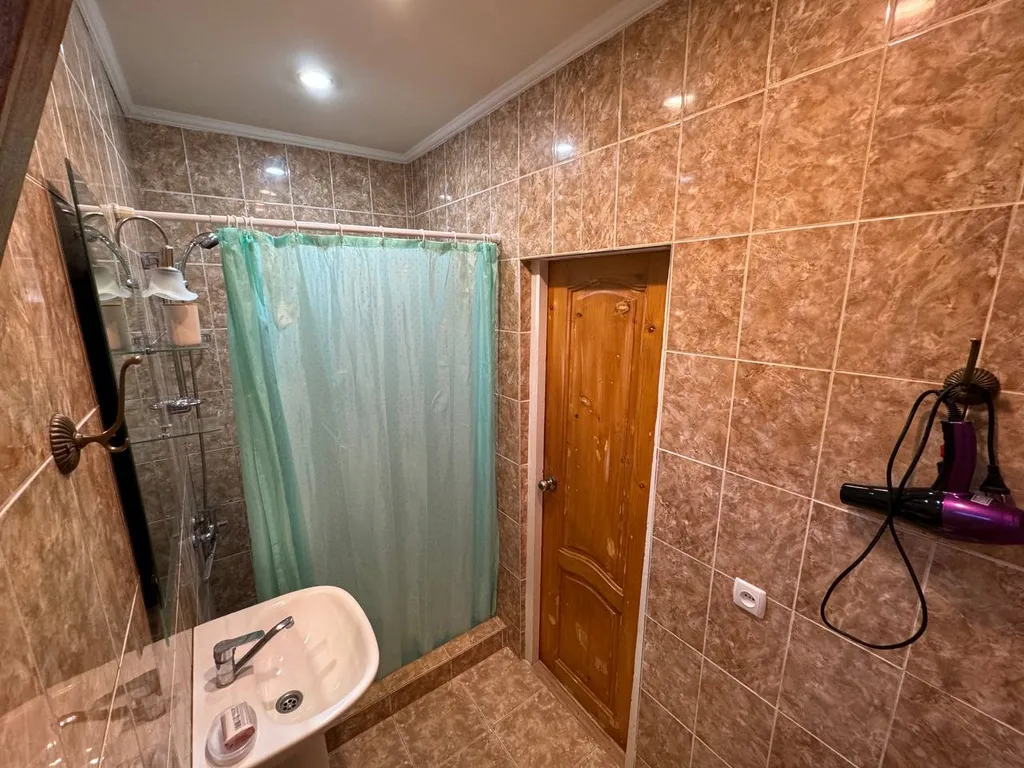 Коттедж Уютный второй этаж дома с отдельным входом и территорией во дворе — Сухум