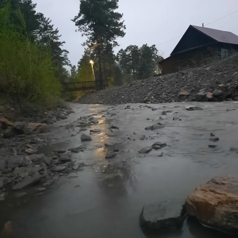 Гостевой дом в сосновом лесу в 15 минутах от курорта Манжерок