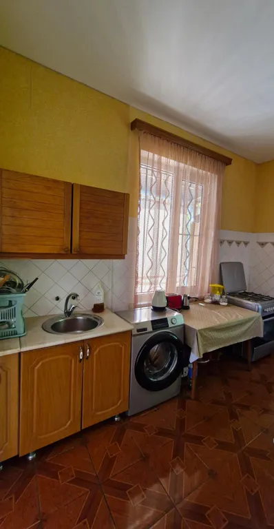 Коттедж Дом в центре города — Сухум