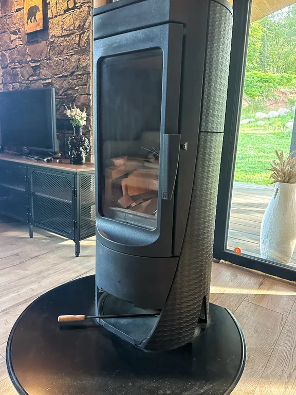 Коттедж Коттедж на берегу реки — Хотнежа