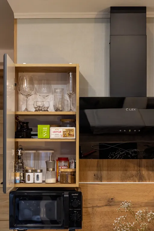 Студия Колосья с качелью на балконе и видом на сосны