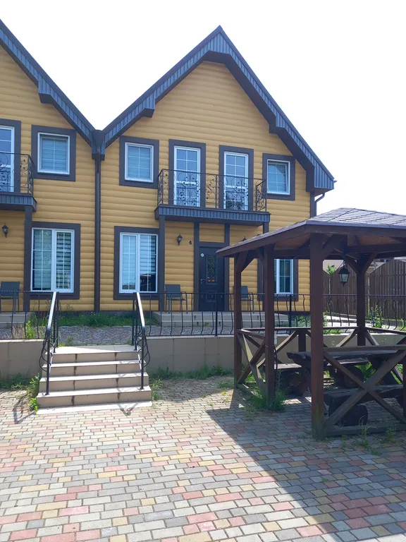 Коттедж у озера