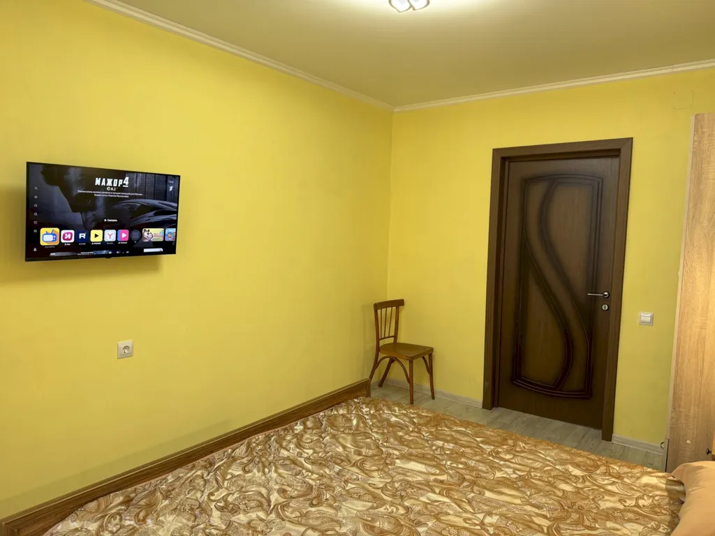 Четырёхкомнатный дом с двориком и мангалом – центр