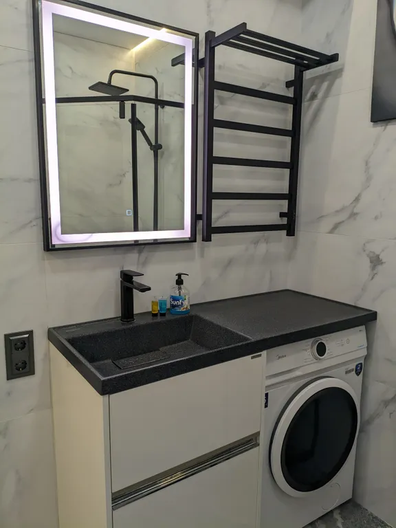 Квартира с отдельной спальней с лучшим видом на море и стадион