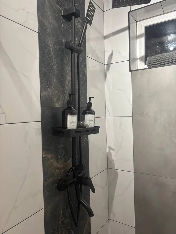 Дом на обрыве с чаном в терассе