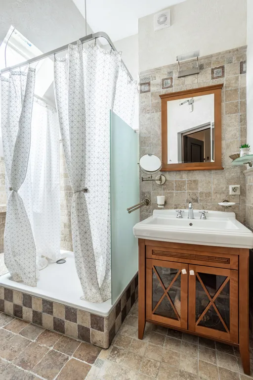 Трехкомнатная VIP квартира "Балтика" 
в центре|6 гостей , мансарда