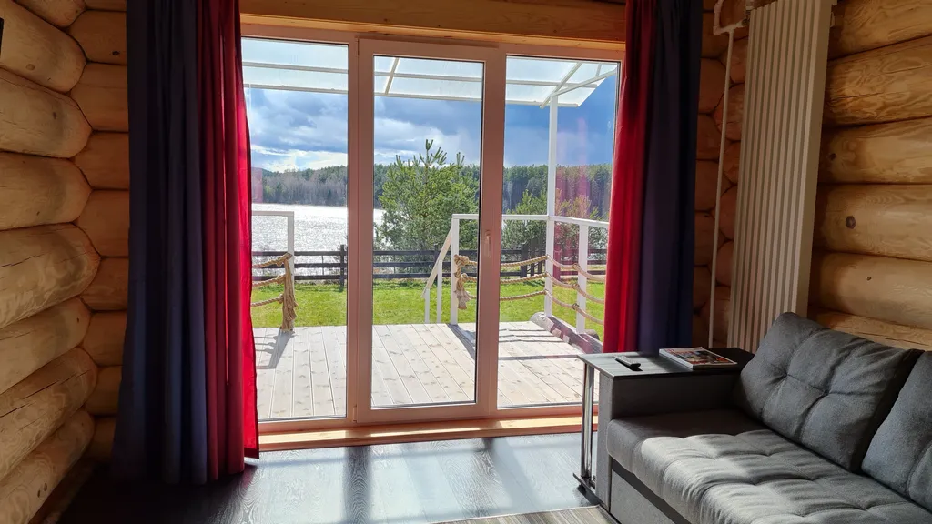 Гостевой дом на берегу лесного озера